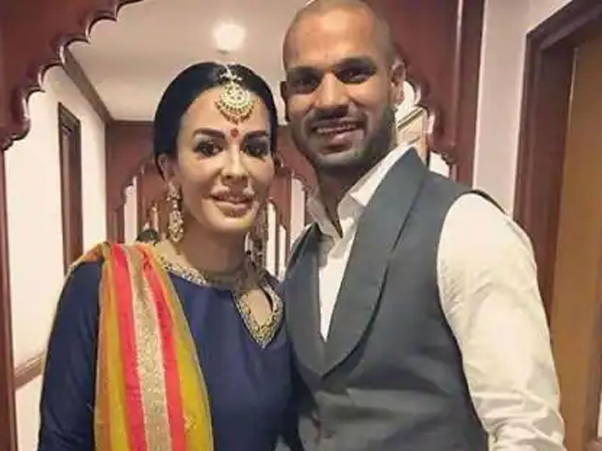 Shikhar Dhwan with wife 